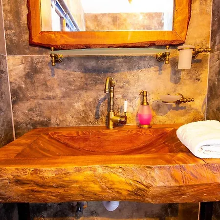 كاييف موتيل * فاراليا