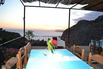 كاييف موتيل فاراليا